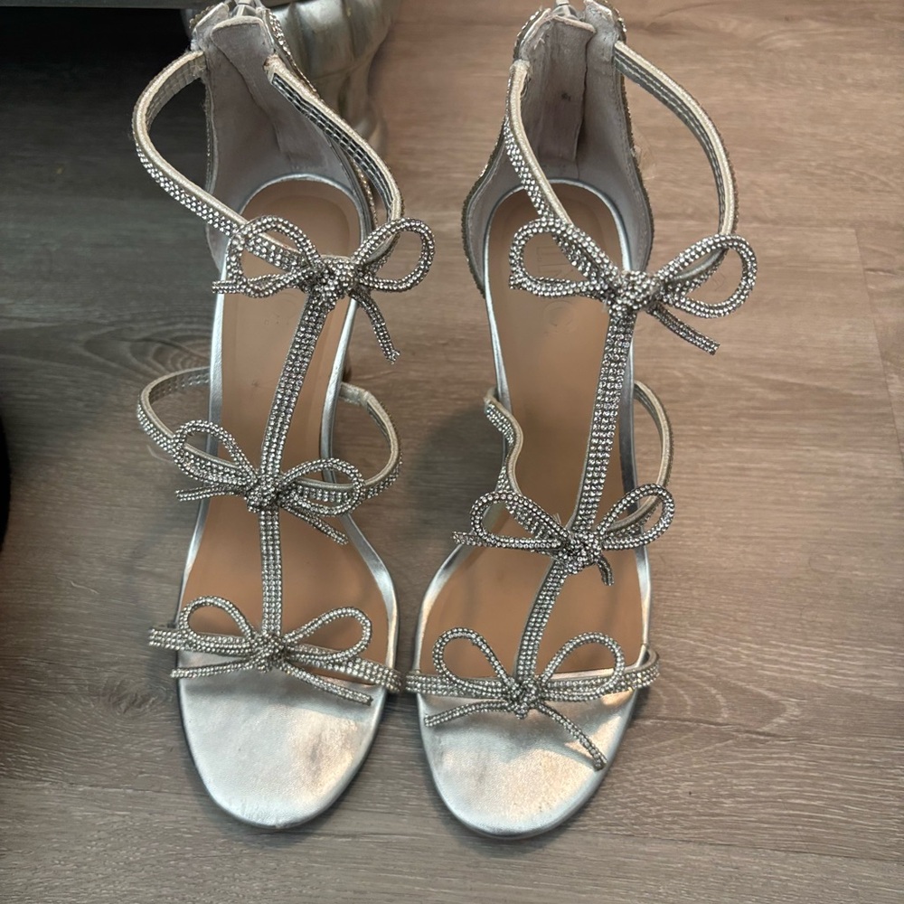 Elegant Silver Strappy Women's Sandals
